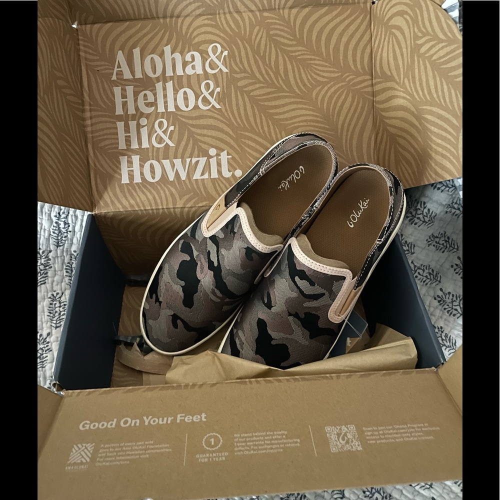 OluKai Pehuea Pa‘i - Women’s Slip-On Sneakers - size 11 Soft Pink /Ke Au Camo